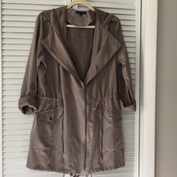 Modern Trench Coat in Dark Greige Color (Size M) - Picture 5 of 7